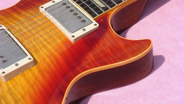 pickguard fade